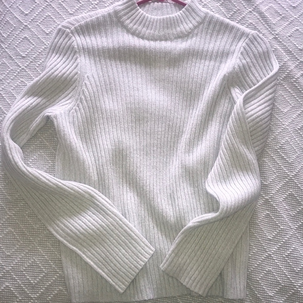 H & M grey sweater